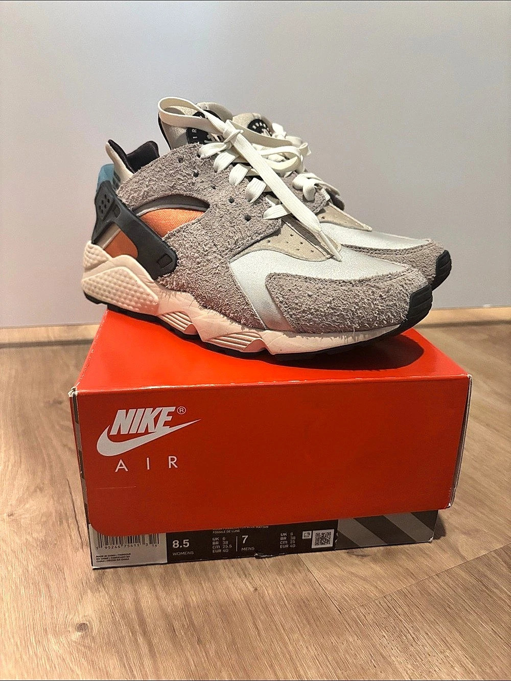 Nike Air Huarache Sneakers Gray & Orange US 8.5 Like New